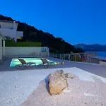 Kenza Lygia (Lefkada)